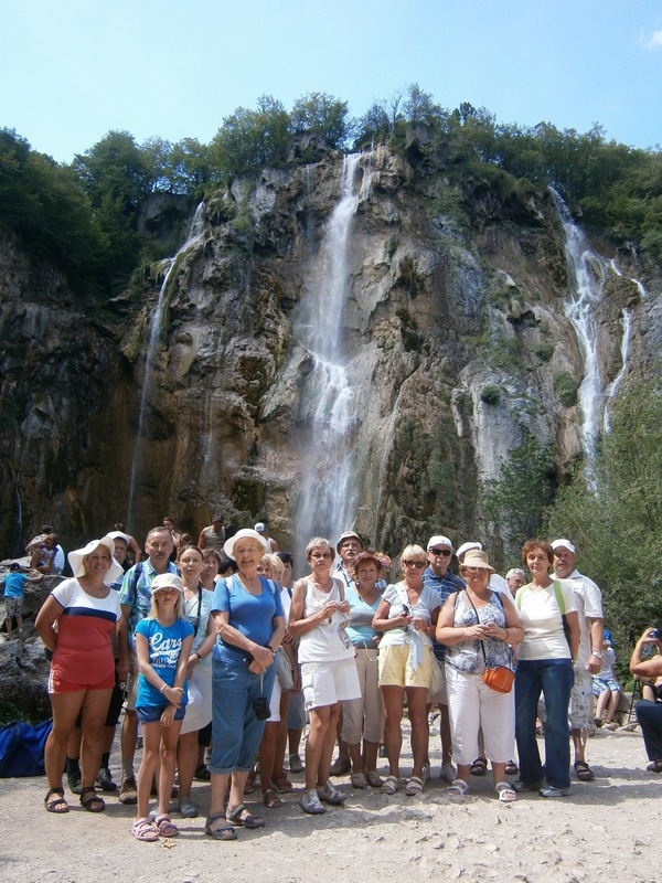 Park Narodowy Chorwacji , Plitwickie Jeziora - wspólne zdjęcie przy Wielkim Wodospadzie