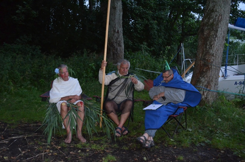 Od lewej Prozerpina (K. Poniedziałek), Neptun (M. Struś) i Astrolog (A. Marcińczyk)