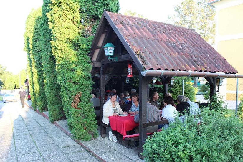 Wspólna kolacja w Motelu „Fekete Macska” ( w tłumaczeniu „Czarny Kot”) na Węgrzech