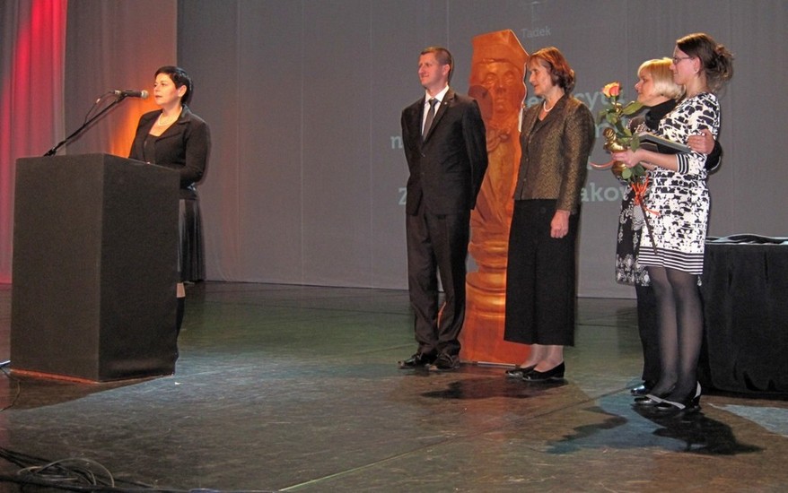 Od prawej: druhna hm. Joanna Sierant – Hufcowa Roku 2014, pani Katarzyna Hrynkiewicz , hm. Danuta Noszka –Leśniewska, hm. Marcin Homel – Hufcowy Roku 2013, pani Agnieszka Cholewa.