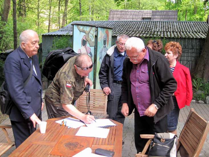 Od lewej: hm. Władysław Pancerz, hm. Andrzej Gaczorek, hm. Krzysztof Poniedziałek, hm. Stanisław Piasecki, phm. Anna Piasecka 