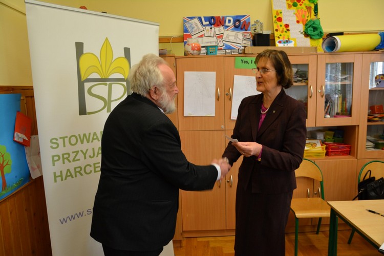 Odznakę „Za Zasługi dla SPH” odbiera hm. Ryszard Korski