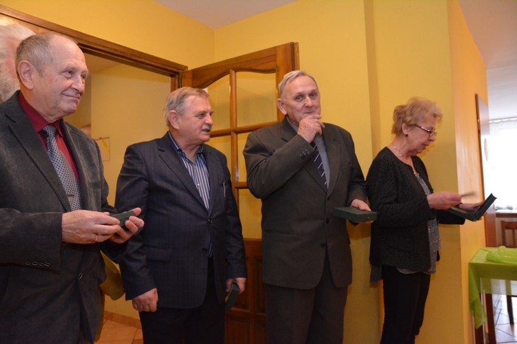 Wyróżnieni Medalami „Za Zasługi dla SPH”, od prawej: hm. Małgorzata Komorowska, hm. Tadeusz Kubas, hm. Marek Dobosz, hm. Władysław Dobosz , (Fot. Agn.G.