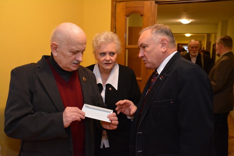 Od lewej: hm. Jacek Kucharski, hm. Barbara Kucharska, hm. Andrzej Gaczorek (Fot. Agn.G.)