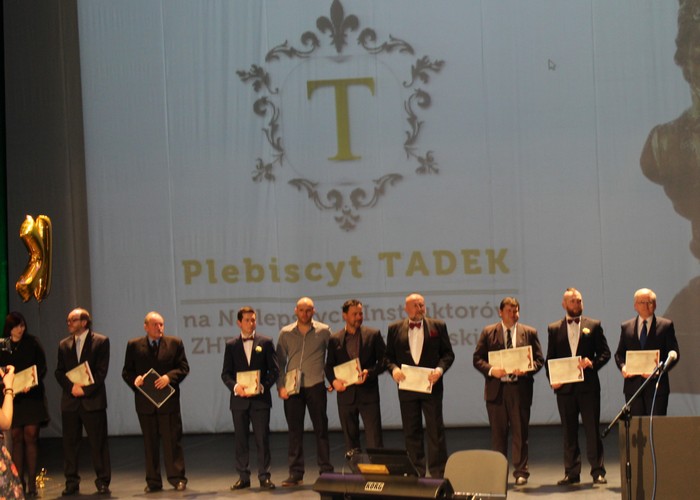 Przedstawiciele fundatorów nagród. Trzeci od lewej hm. Ferdynand Nawratil reprezentował nasze Stowarzyszenie