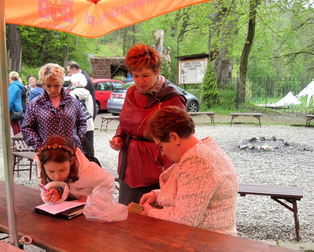 „Sekretariat” prowadzi Maria Wójcik, swoją obecność potwierdza Ola Zięcina, oraz Aldona Jach, Anna Piasecka