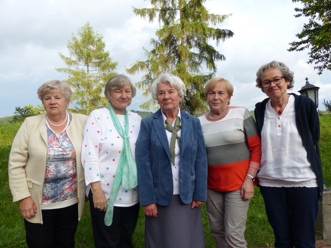 Ze swoją Drużynową phm. Danutą Siekańską - od lewej: hm. Krystyna Wywiał, hm. Jolanta Siemińska, phm. Barbara Adamczyk, hm. Magdalena Twardowska-Białek