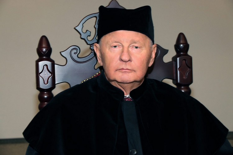 Doktor Honoris Causa Akademii Wychowania Fizycznego w Warszawie, prof. dr hab. Józef Lipiec