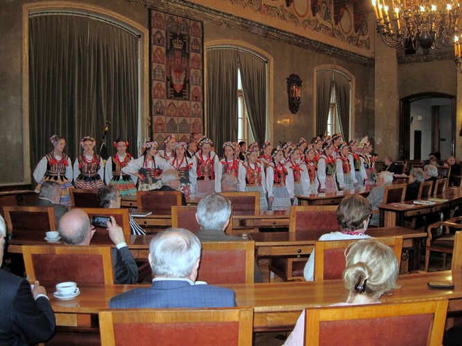 Występ reprezentacji Zespołu Pieśni i Tańca „Małe Słowianki”