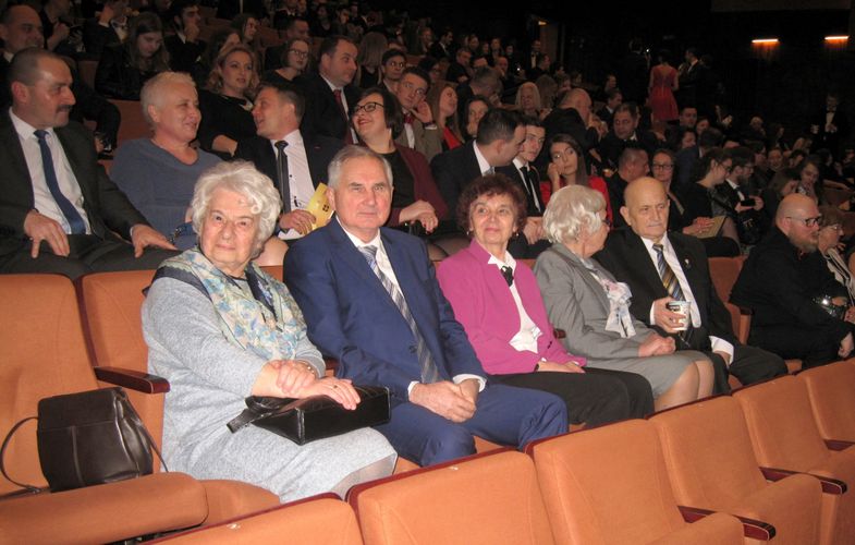 Grupa przedstawicieli SPH: phm. Danuta Siekańska, hm. Jerzy Klinik, hm. Magdalena Migacz, phm. Maria Trylska, hm. Jacek Kucharski